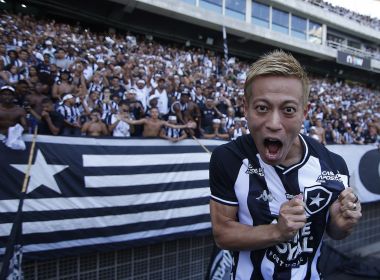 Apresentado no Botafogo, Honda elogia torcida: 'Nunca vi algo tão bonito'