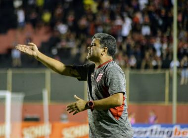 Marcelo Cabo critica arbitragem após derrota do CRB para o Vitória: 'Interferiu'