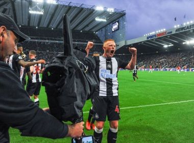 Governo autoriza volta do Campeonato Inglês, mas exige transmissão gratuita