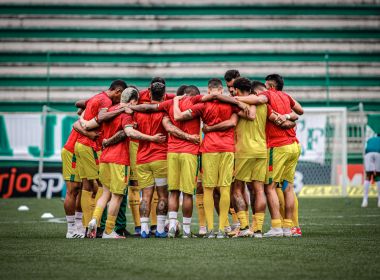 Sampaio Corrêa tem 9 atletas com Covid-19 e jogo contra Figueirense é adiado pela CBF