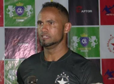 Técnico do Rio Branco-AC desiste de colocar goleiro Bruno como capitão