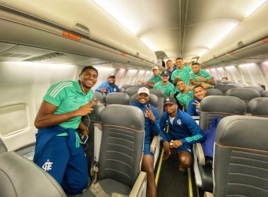 Flamengo demite fotógrafo que registrou jogadores sem máscara em avião