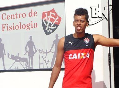 Barcelona de Ilhéus contrata o zagueiro Josué, revelado pelo Vitória