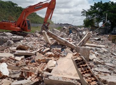 Arquibancadas do Parque Santiago são demolidas durante obras no CT do Galícia 