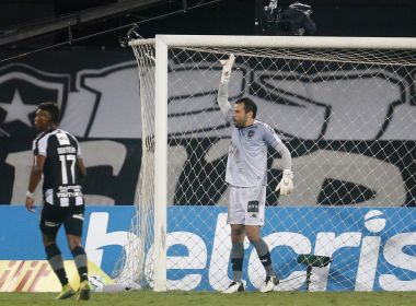 Dois jogadores do Botafogo testam positivo para Covid-19 e não jogam contra o Bahia