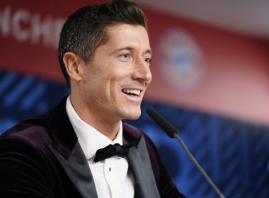 Lewandowski cita Ronaldo e Romário como inspirações em discurso de melhor do mundo