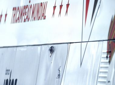 Presidente do São Paulo repudia ataque a ônibus do time: 'Ato inadmissível'