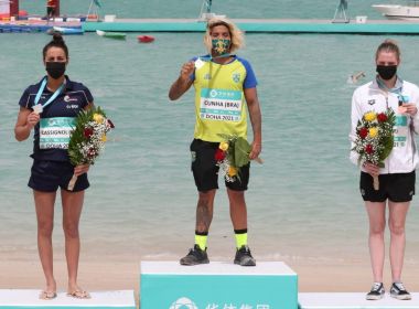 No Catar, Ana Marcela Cunha fatura a medalha de ouro na abertura do Circuito Mundial