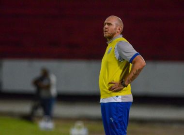 Contra o Bahia, técnico do CSA aposta no estádio Rei Pelé: 'Em casa somos muito fortes'