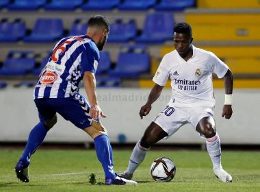 PSG pede Vinícius Júnior para liberar Mbappé ao Real Madrid, diz jornal espanhol