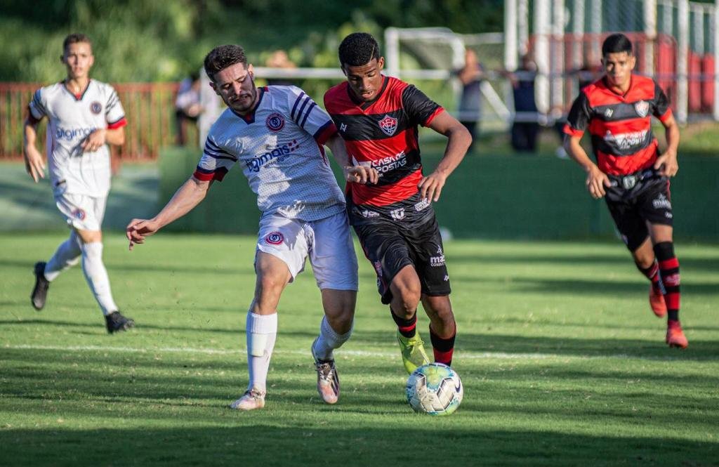 Campana comenta rotina de treinos no