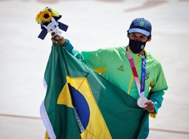 Kelvin Hoefler é prata no skate street e Brasil conquista a 1ª medalha em Tóquio