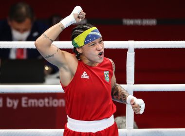 Bia Ferreira vence uzbeque e garante mais uma medalha para o boxe do Brasil