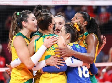 Seleção feminina de vôlei desembarca no Brasil com sensação de dever cumprido