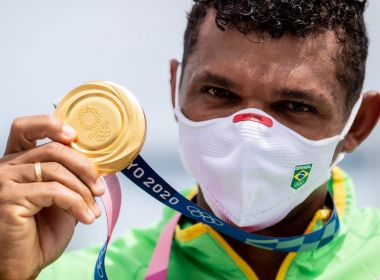 Após ouro nos Jogos de Tóquio, Isaquias Queiroz chega ao Brasil: 'Ficha vai cair agora'