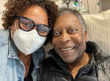 Em rede social, Pelé garante estar se recuperando bem: 'Sorrindo todos os dias'