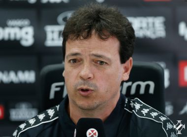 'Temos que nos envergonhar e pedir desculpas', diz Diniz sobre permanência do Vasco na B