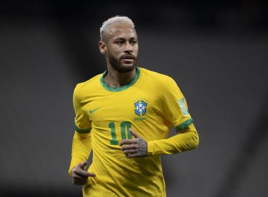 Com incômodo na coxa, Neymar não viaja e desfalca o Brasil contra a Argentina