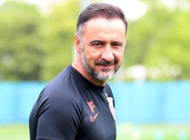 Corinthians anuncia a contratação do técnico Vítor Pereira