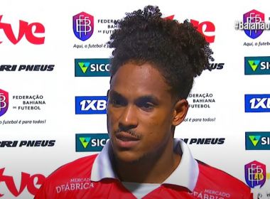 Aplaudido por torcida adversária, atacante evoca 'Lei do Ex' e fala de situação do Doce Mel