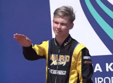 Piloto russo perde licença após fazer gesto nazista em campeonato de kart