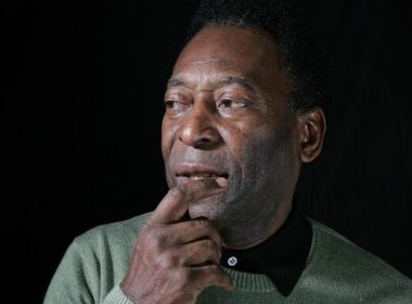Pelé é internado em São Paulo para fazer 'check-up' mensal