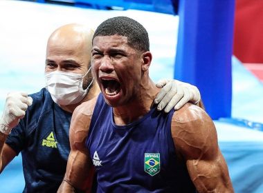 Hebert Conceição bate peso e está pronto para estreia no boxe profissional 