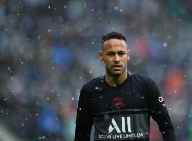 Presidente evita comentar futuro de Neymar no PSG: 'Uns virão e outros irão'