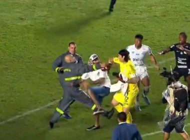 Oito torcedores do Santos são detidos após e agressão ao goleiro Cássio, do Corinthians