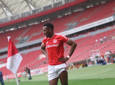 Internacional anuncia transferência do lateral Moisés para o CSKA Moscou