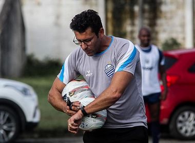 Após derrota para o Bahia, técnico Alberto Valentim é demitido do CSA
