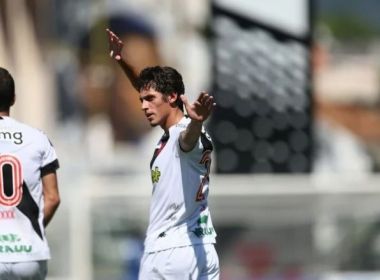Recuperado de lesão, meia pode ser novidade do Vasco contra o Bahia