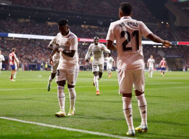 LaLiga vai denunciar cânticos racistas da torcida do Atlético de Madrid contra Vini Jr