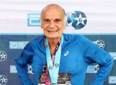 Drauzio Varella completa Maratona de Londres e recebe medalha de seis estrelas