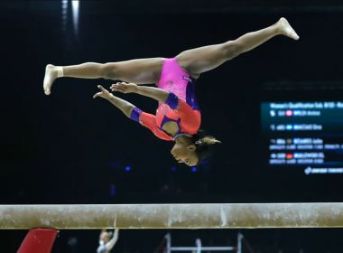 Rebeca Andrade bate recorde brasileiro de finais no Mundial de ginástica artística