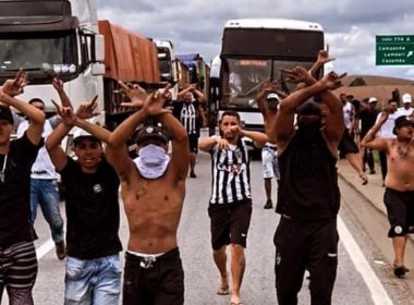 Galoucura fura bloqueios bolsonaristas em rodovia no Sul de Minas Gerais 