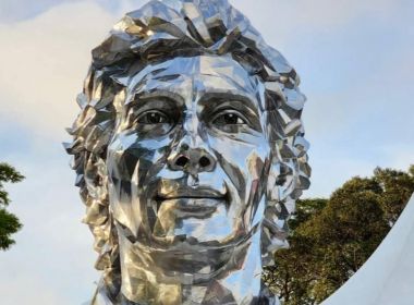 Escultura de Ayrton Senna é exibida em Interlagos; público terá acesso em fevereiro