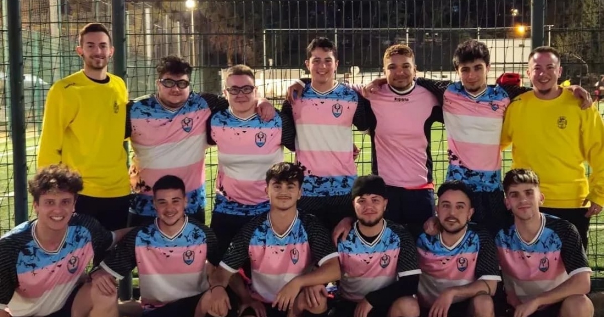 Primeiro time transgênero de futebol realiza estreia em liga masculina na Espanha