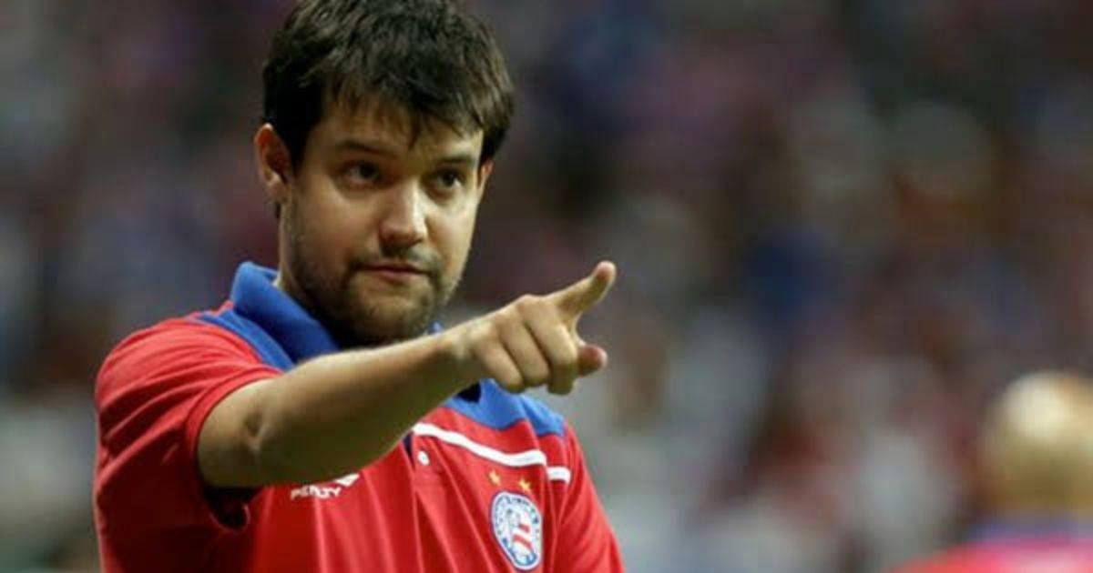 Liverpool acerta contratação de Fernando Iubel, ex-Bahia, para comissão técnica de Arne Slot