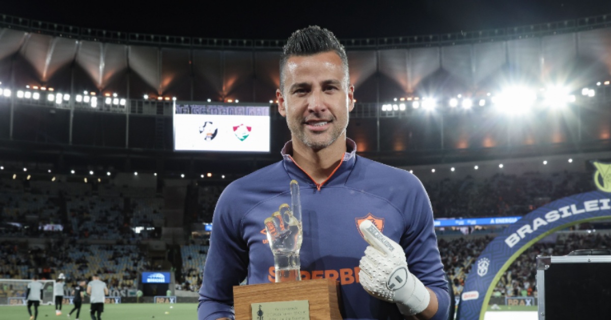 Fábio no topo do mundo: CBF celebra recorde histórico do goleiro com homenagem épica!