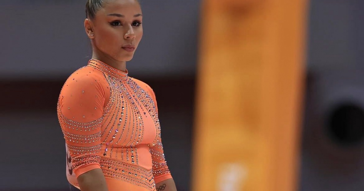 Flávia Saraiva Conquista a Final na Trave: Ginasta Brasileira Brilha no Mundial de Ginástica!
