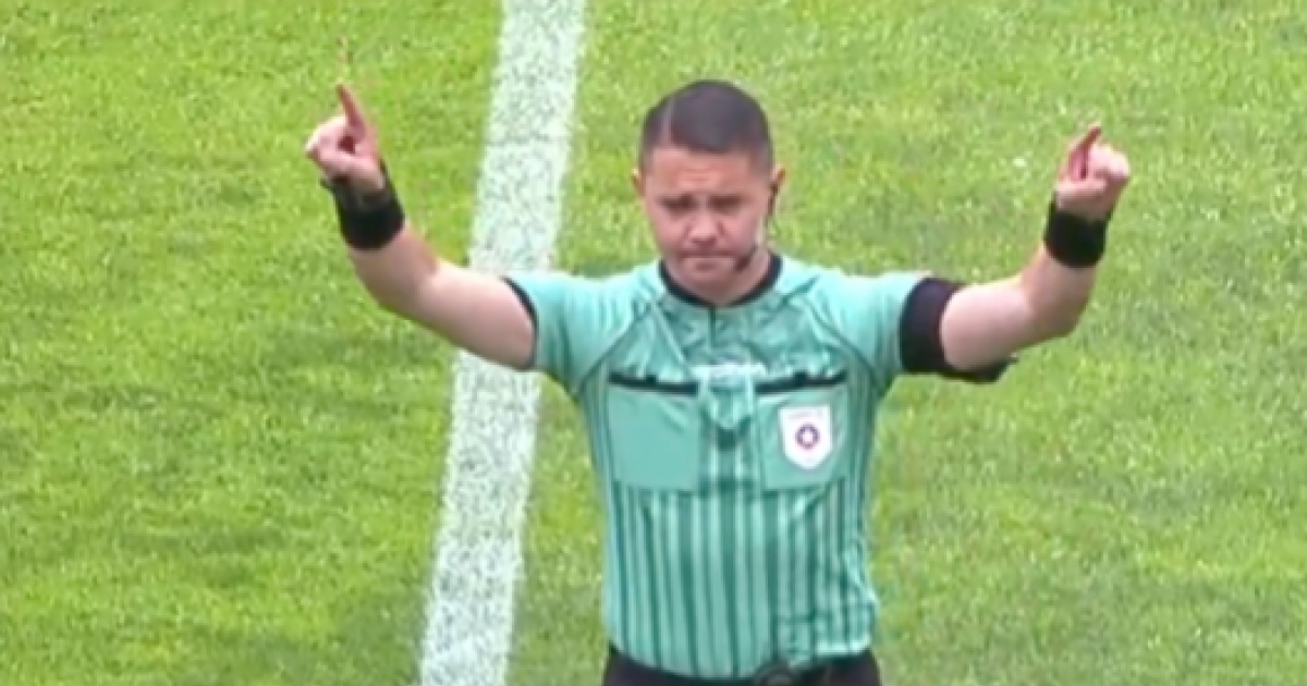VAR Salva Vidas: Árbitro Chocando o Mundo com Campanha Inovadora Contra o Câncer de Mama!