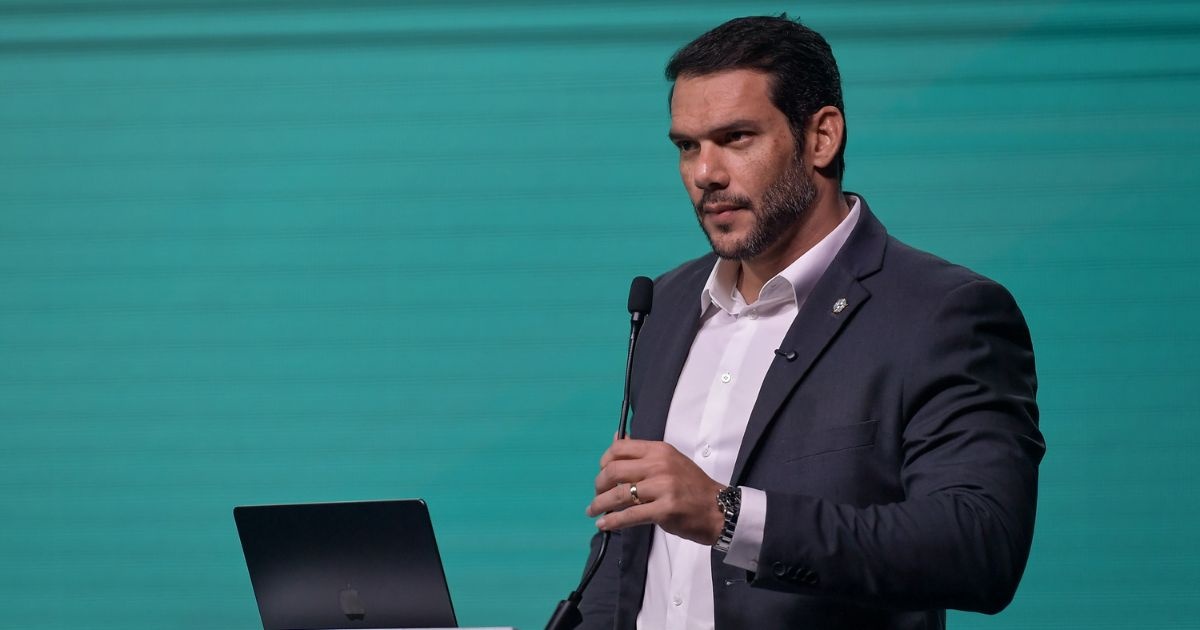 CBF Choca o Mundo do Futebol! VAR Semiautomático Confirmado no Brasileirão 2026!