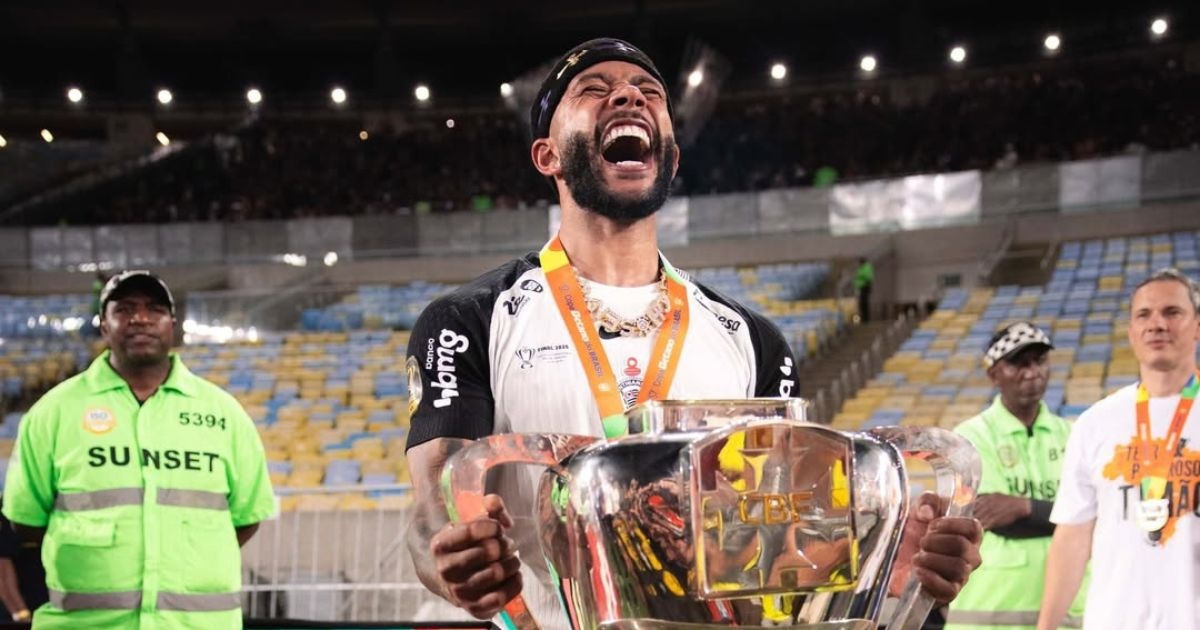 Depay dispara contra dirigentes do Corinthians após título da Copa do Brasil: 