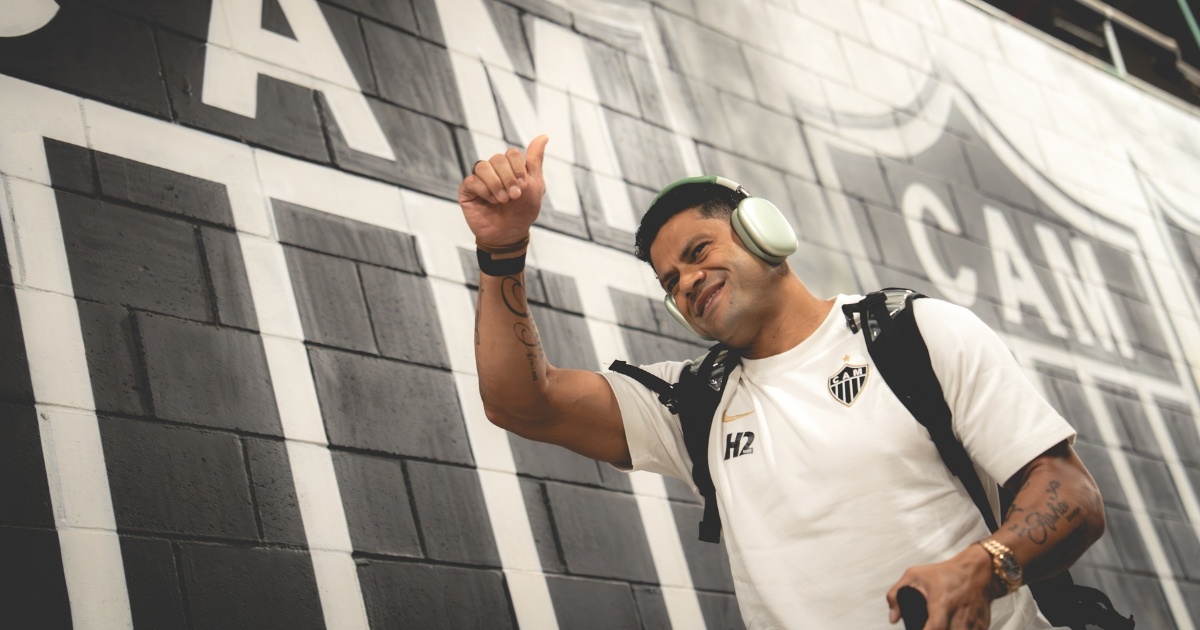 Fluminense volta a negociar contratação de Hulk; atacante ficou fora da goleada sofrida pelo Flamengo