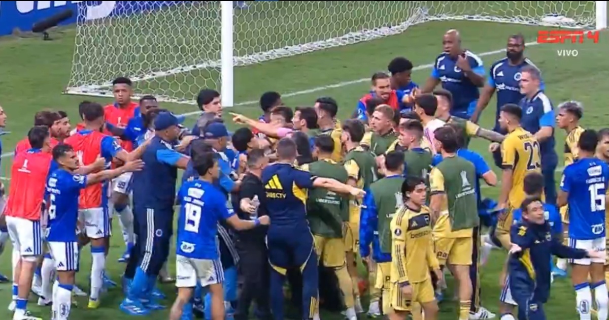 Confusão marca fim de jogo entre Cruzeiro e Boca Juniors no Mineirão; assista