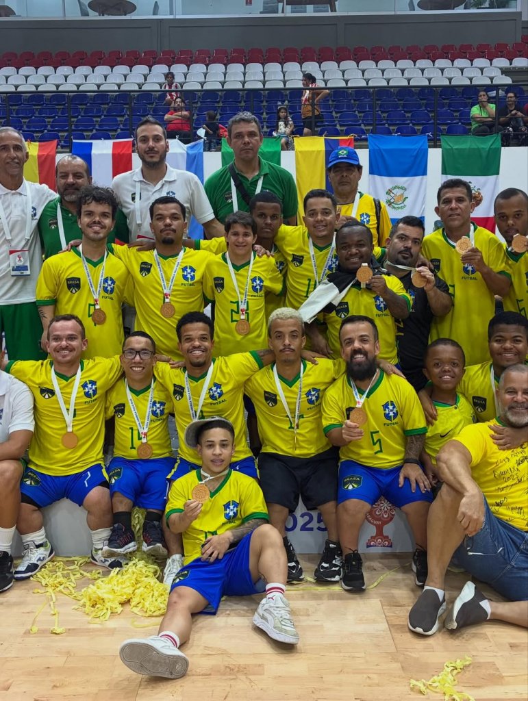 Jogador baiano transforma sonho pessoal em projeto para dar visibilidade ao futsal de atletas com nanismo 5 Gabriel Cerqueira em quadra