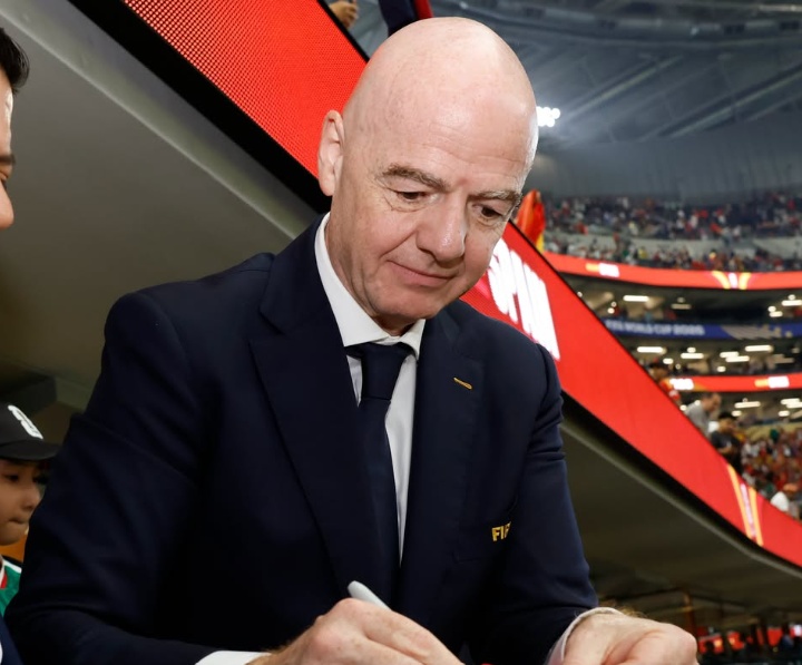 Fifa transforma coletiva da final em atração paga e volta a gerar críticas dos torcedores