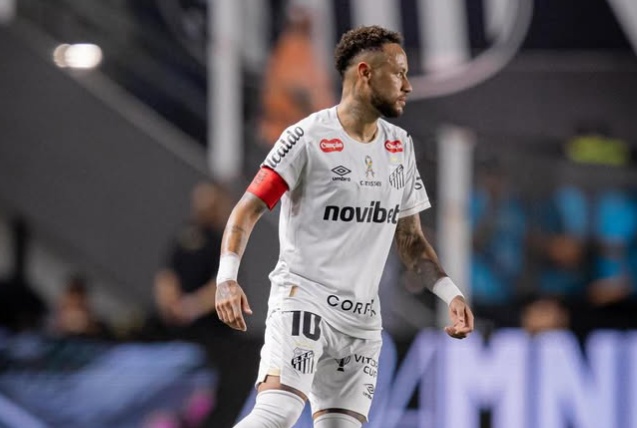 Neymar se reúne com diretoria do Santos nesta sexta-feira para definir futuro
