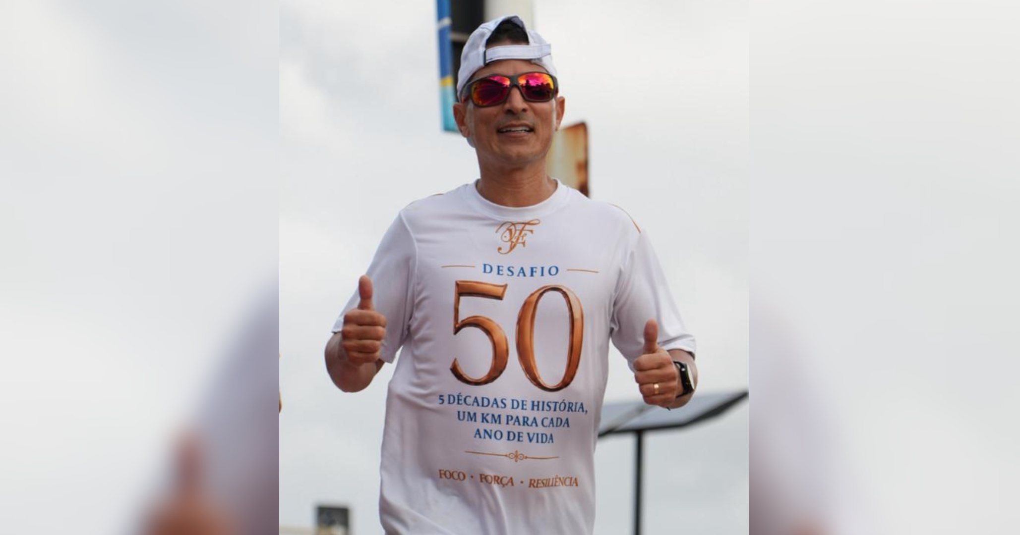 Dentista celebra 50 anos com ultramaratona de 50 km em Salvador para conscientizar sobre saúde bucal